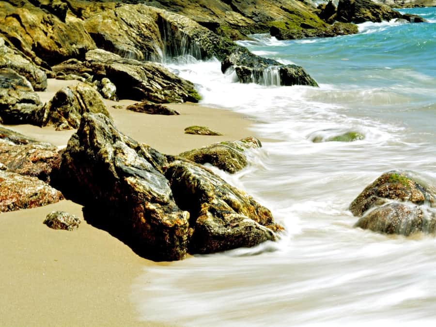 In Strandnähe, Sonnenschirme