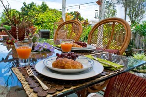 Food and drink - Hale Kawehi B&B Guesthouse (Hilo)