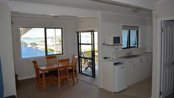 Panoramic Apartment, 2 Bedrooms, Ocean View, Sea Facing | Laptop workspace, iron/ironing board, free WiFi, bed sheets