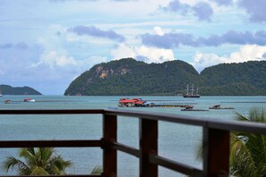 Grand Suite, Ocean View | Pemandangan balkoni