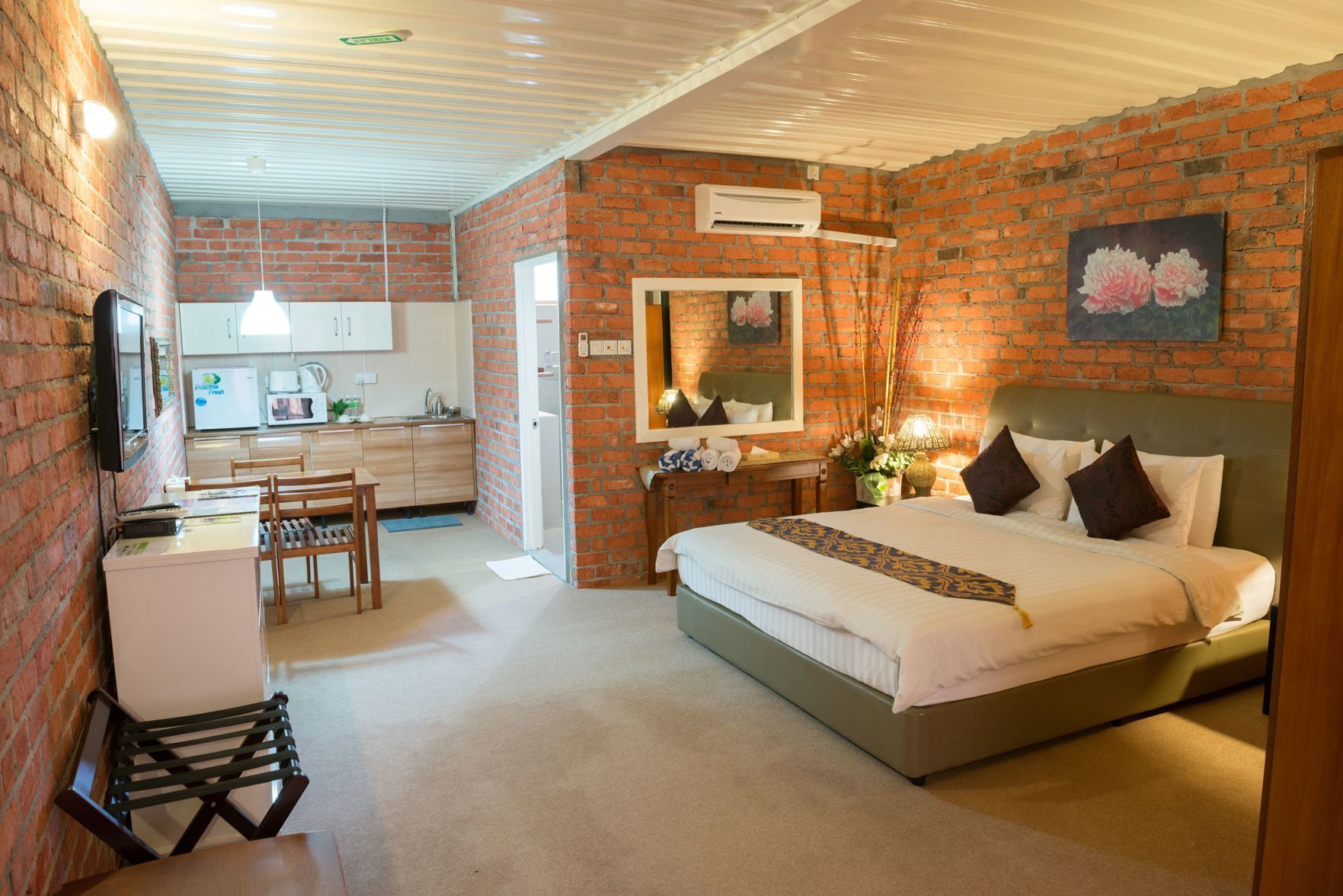 1 bedroom, minibar, in-room safe, individually decorated