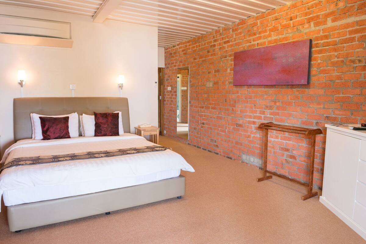 1 bedroom, minibar, in-room safe, individually decorated