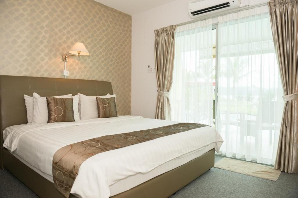 1 bedroom, minibar, in-room safe, individually decorated