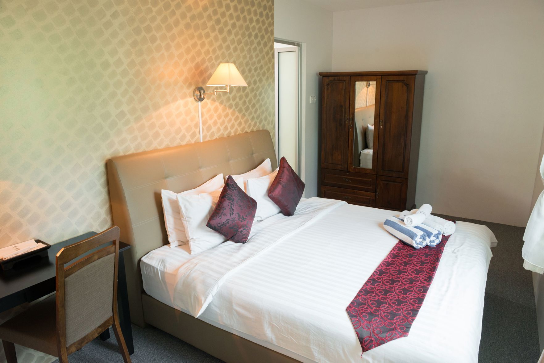 1 bedroom, minibar, in-room safe, individually decorated