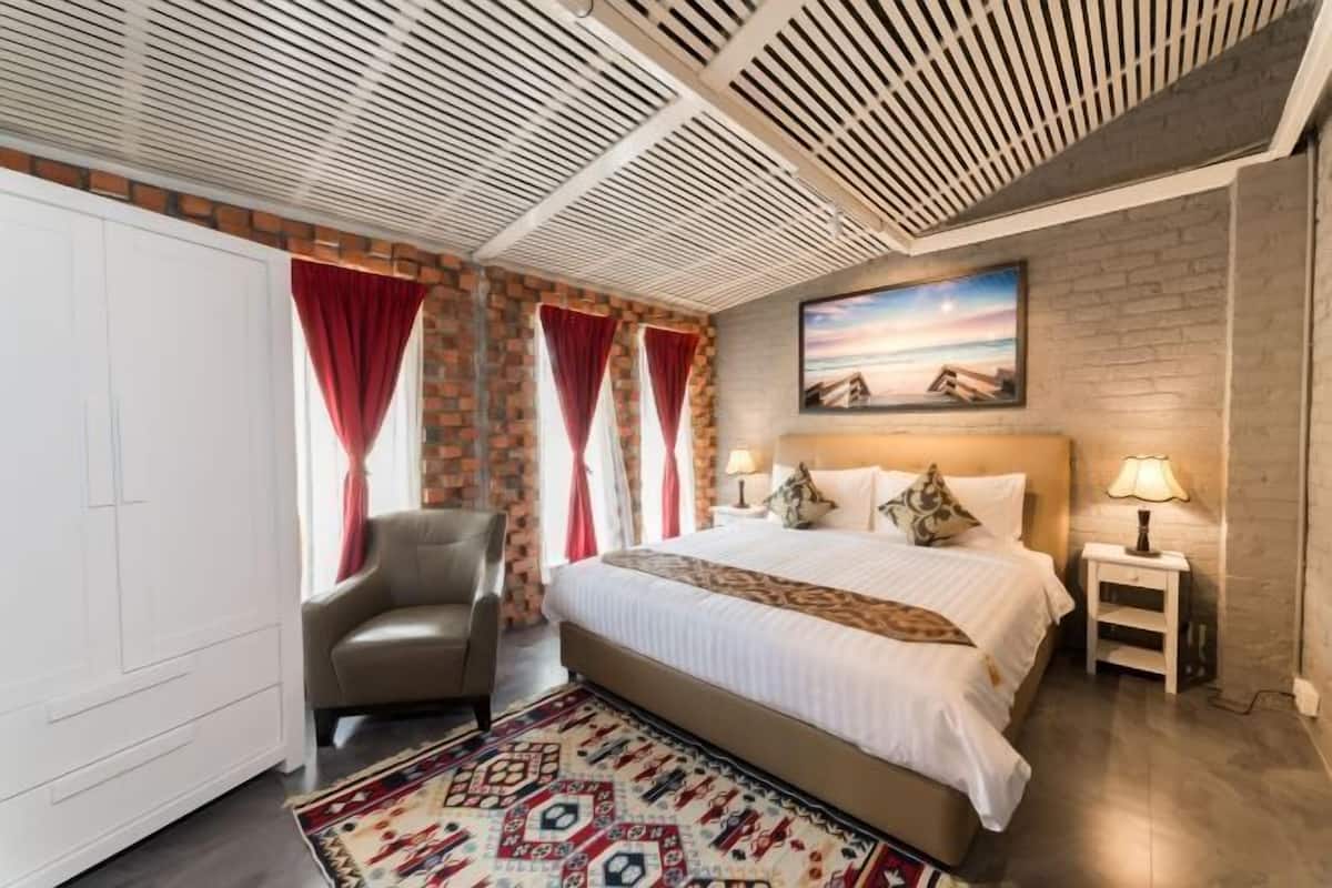 1 bedroom, minibar, in-room safe, individually decorated