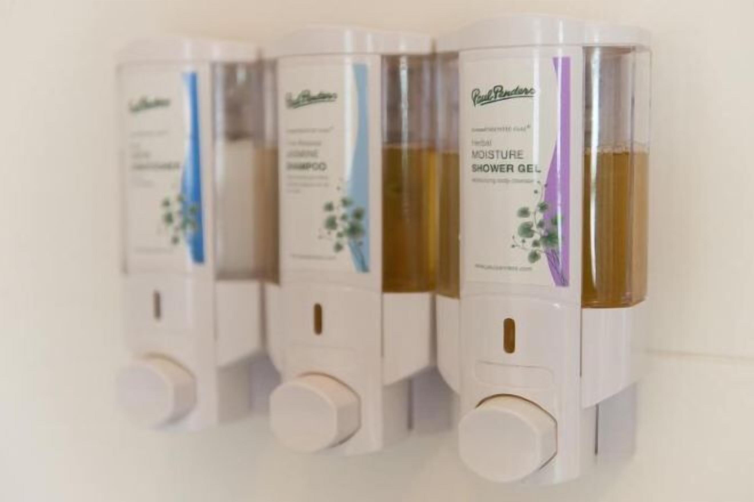 Shower, free toiletries, towels