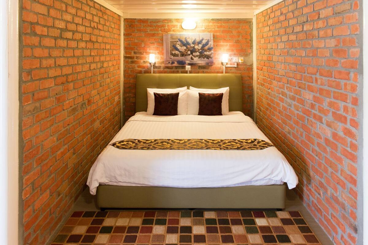 1 bedroom, minibar, in-room safe, individually decorated