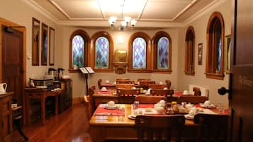 Free daily continental breakfast