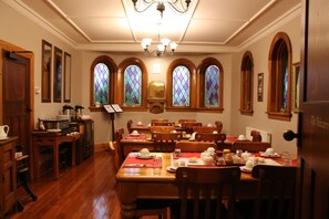 Desayuno continental incluido todos los días