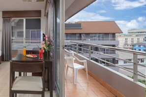 Terrace/patio - The Holiday Resort Pattaya (Pattaya)