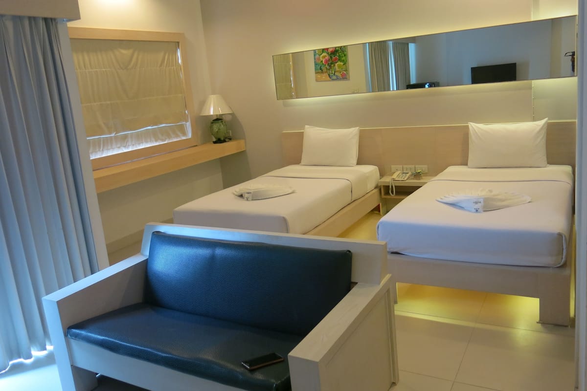 Egyptian cotton sheets, premium bedding, memory foam beds, minibar
