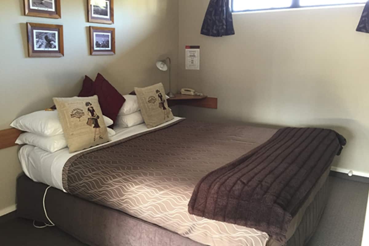 Apartamento, 1 quarto, banheira de hidromassagem | Quartos à prova de som, berços grátis, Wi-Fi de cortesia, roupa de cama
