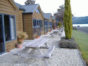 Terrace/patio - Lakefront Lodge (Te Anau)