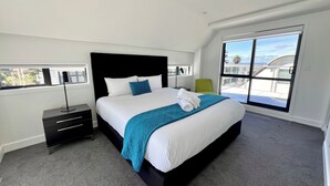 Unclassified image, 5 of 92, button - 6 on Adams  (Tauranga)