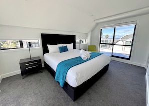 Luxury Penthouse | Individually decorated, individually furnished, iron/ironing board - 6 on Adams  (Tauranga)