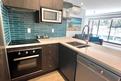 Family Apartment, Bay View | Private kitchen