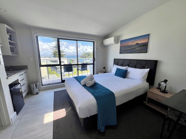 Superior Studio, Bay View | Individually decorated, individually furnished, iron/ironing board