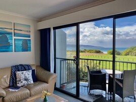 Deluxe-Zimmer, Whirlpool, Meerblick (Not suitable for children) | Terrasse/Patio