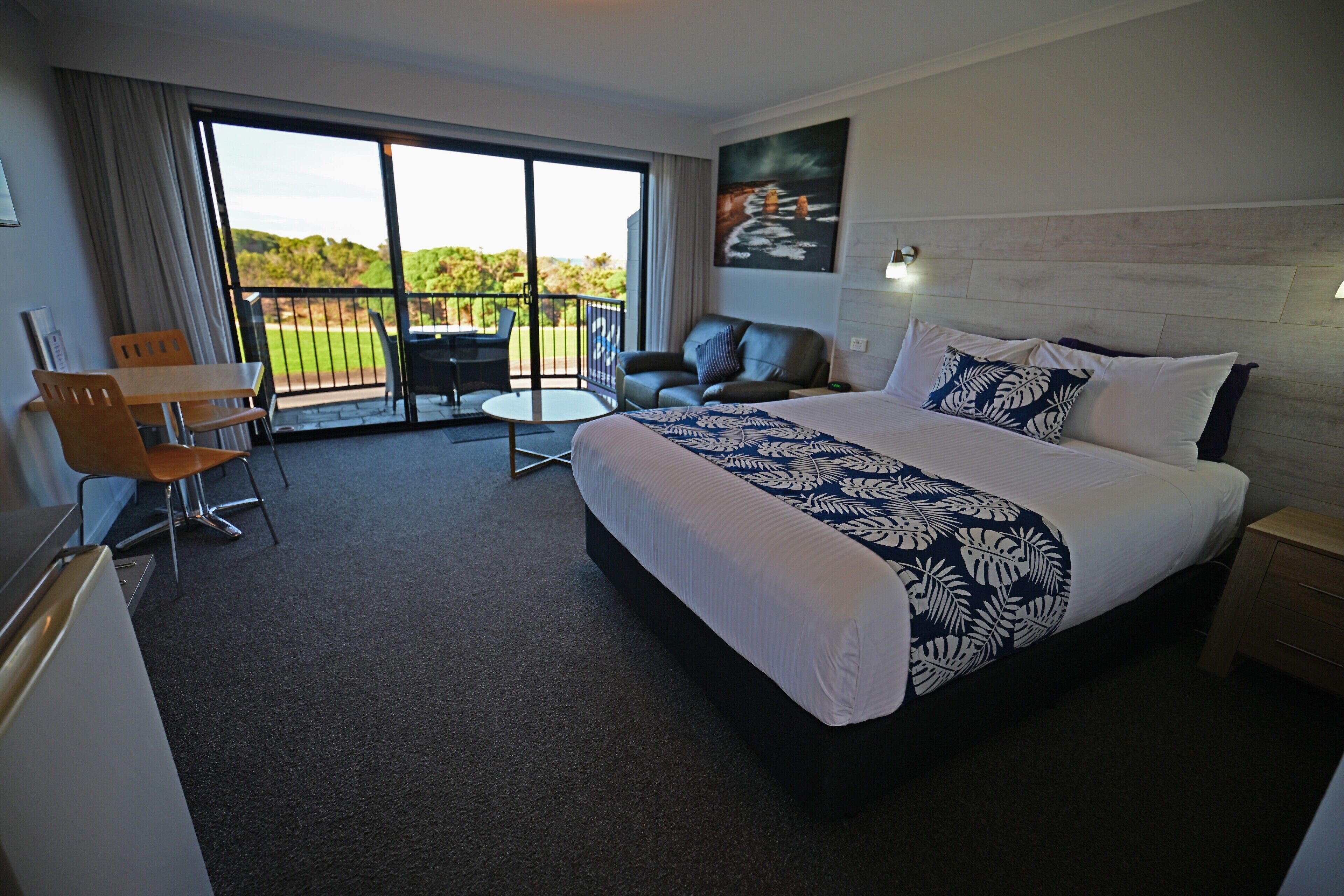 Deluxe Room, Jetted Tub, Ocean View (Not suitable for children) | Blackout drapes, iron/ironing board, cribs (surcharge), WiFi (free)
