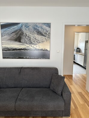 City Apartment, 1 Bedroom | Living area