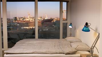 Free WiFi, bed sheets