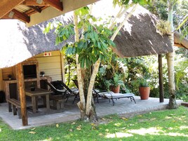 Family Apartment, 3 Bedrooms, Partial Ocean View, Sea Facing | BBQ/picnic area