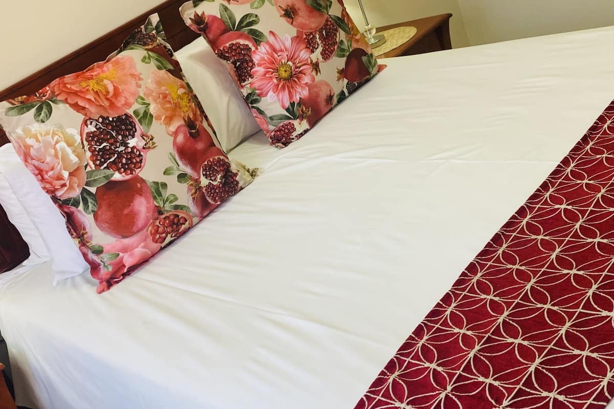 Familie appartement, 2 slaapkamers, aan tuin | 1 slaapkamer, luxe beddengoed, bedden met traagschuimmatrassen