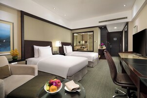 Egyptian cotton sheets, premium bedding, minibar, in-room safe