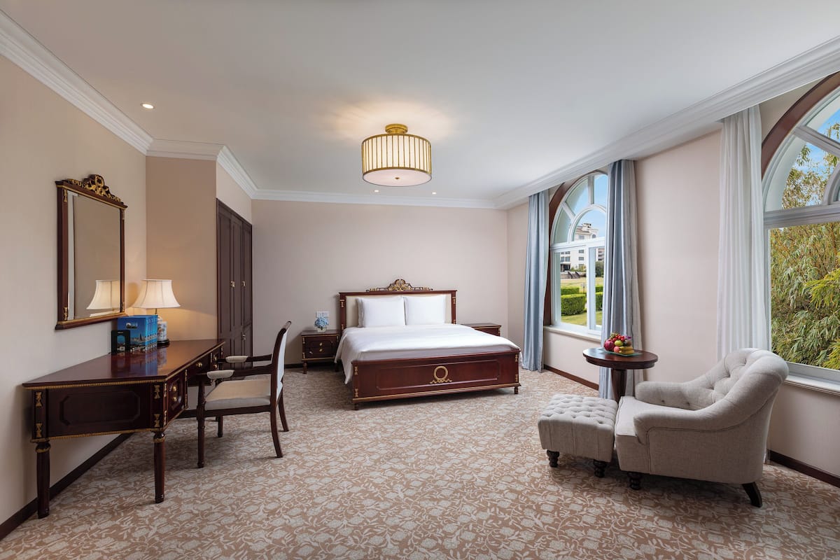 Signature appartement | Lakens van Egyptisch katoen, luxe beddengoed, een minibar