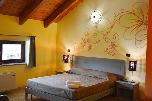 Double Room | In-room safe, desk, rollaway beds, free WiFi