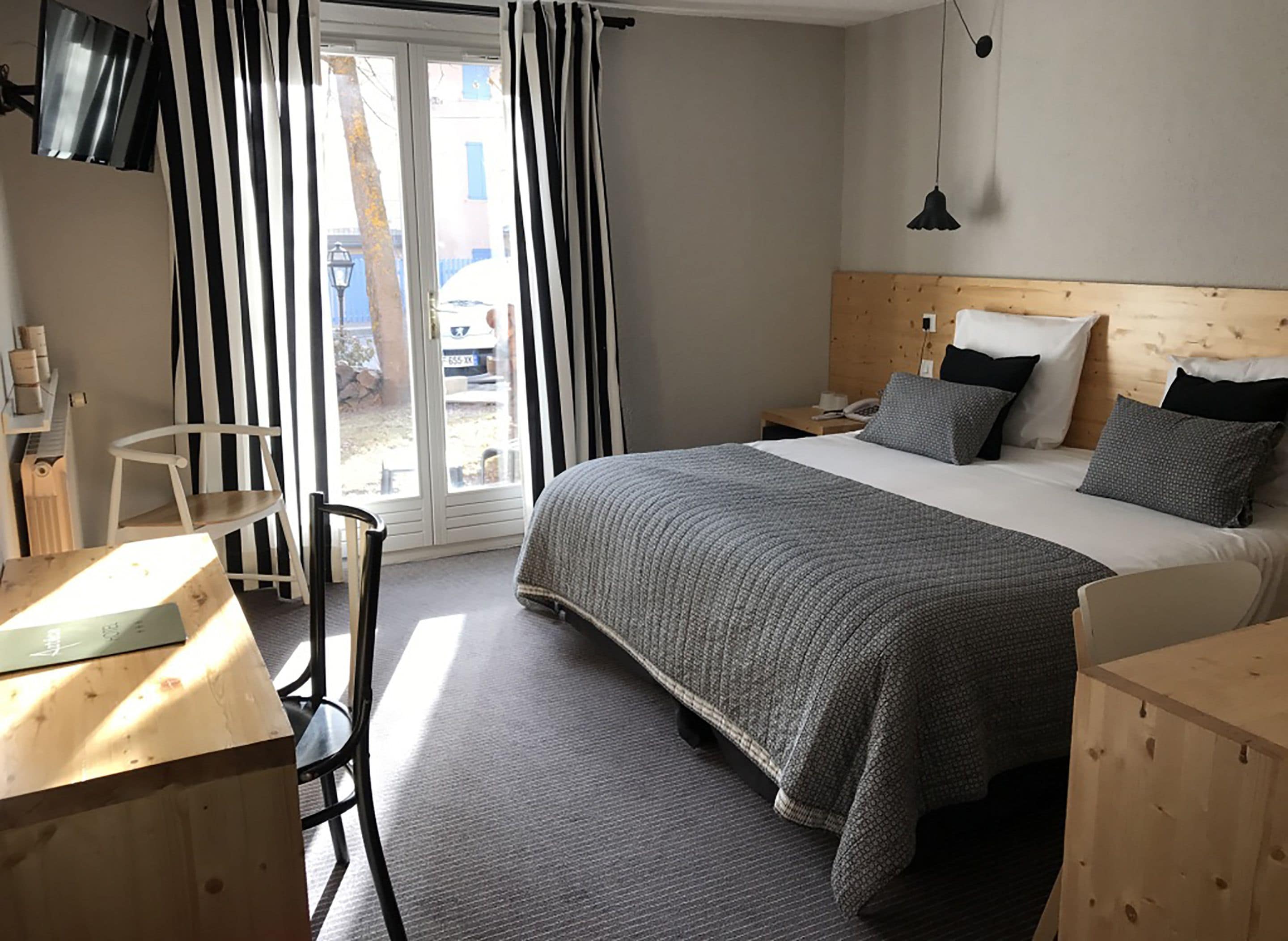 superior double room | premium bedding, in-room safe, blackout curtains, iron/ironing board