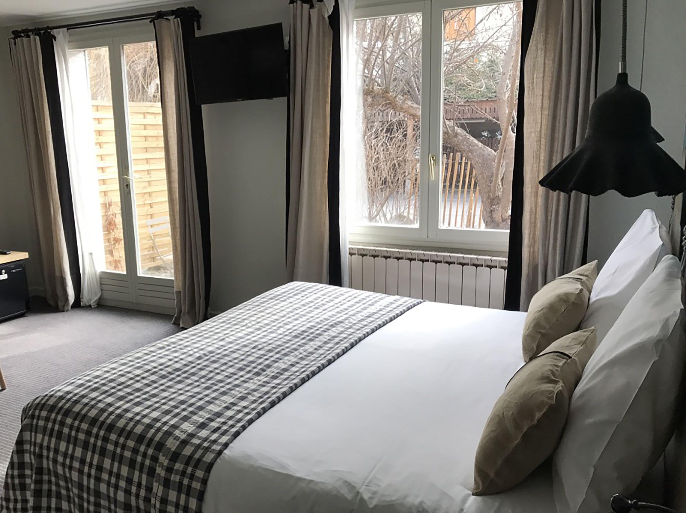 spacious mexican room, ground floor | premium bedding, in-room safe, blackout curtains, iron/ironing board