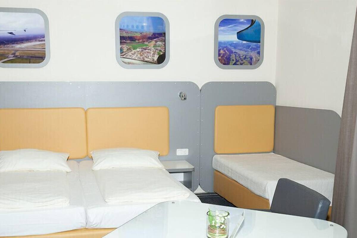 double room | desk, soundproofing, cots/infant beds, free wifi