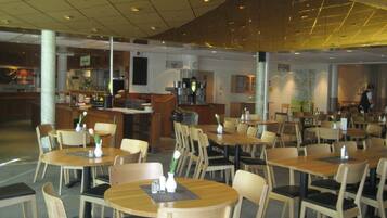 Breakfast, lunch and dinner served