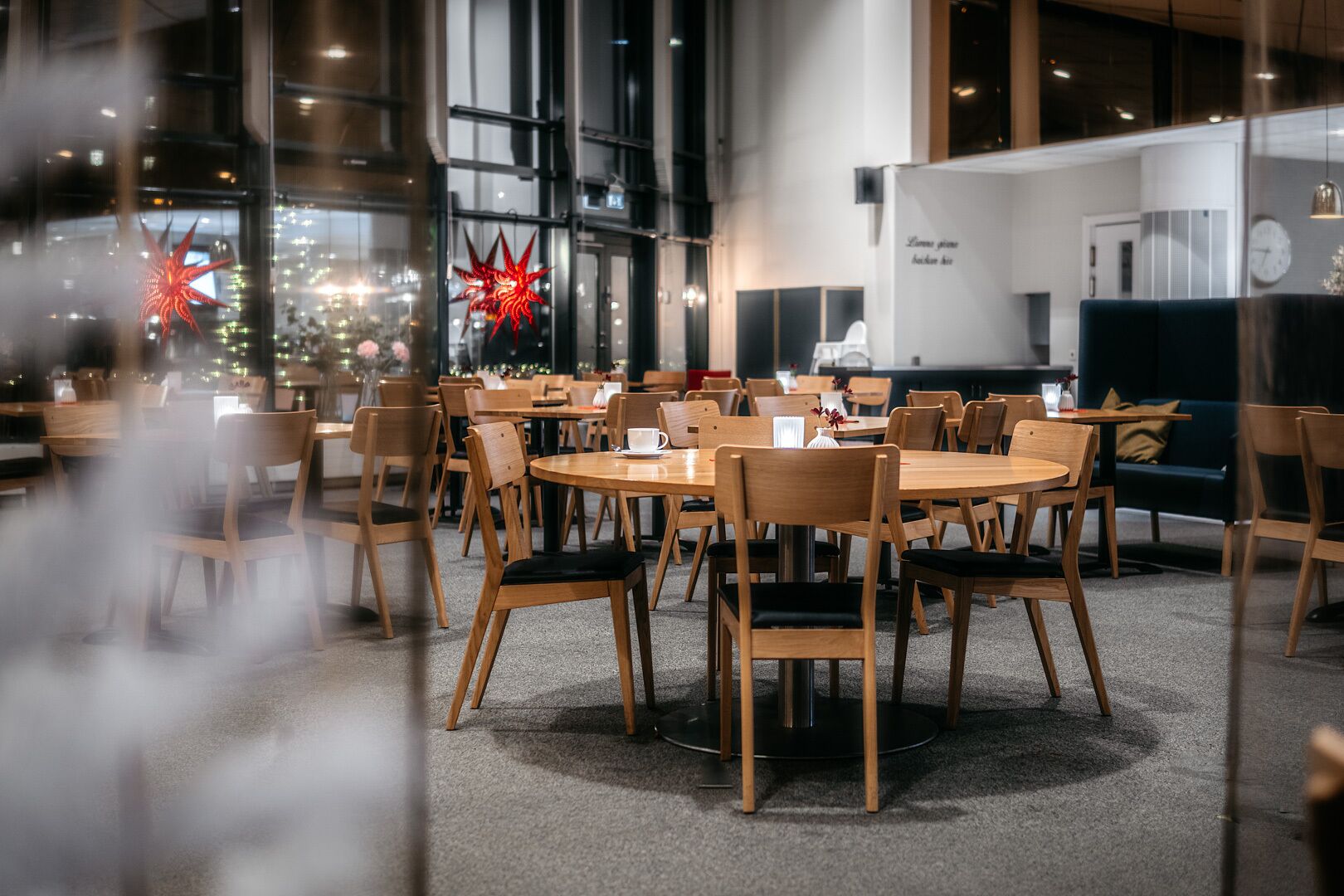 breakfast, lunch and dinner served