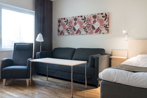 In-room safe, desk, iron/ironing board (on request), WiFi (free)