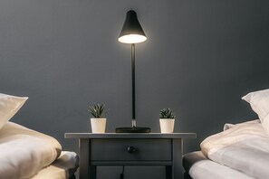 雙人房, 2 張單人床 | 客房內保險箱、書桌、熨斗/熨衣板、免費無線上網