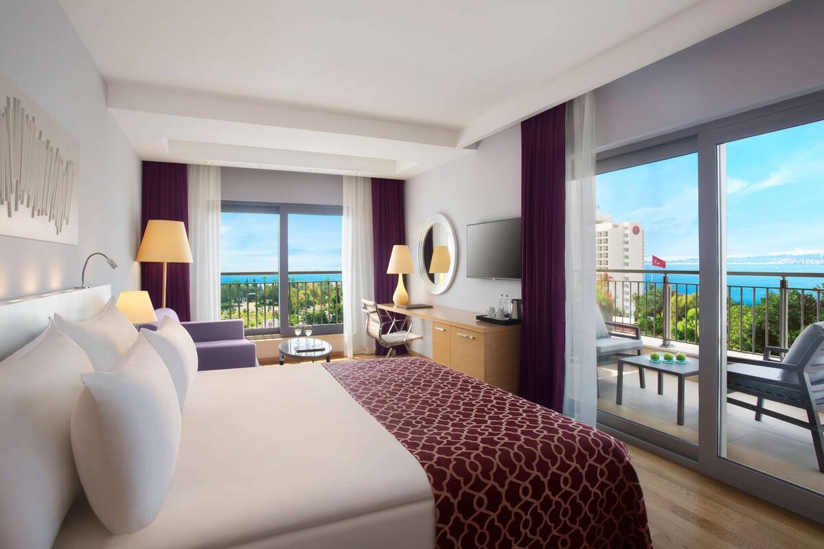 v casual suite | minibar, in-room safe, free cots/infant beds, free rollaway beds