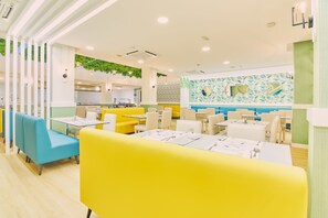 Desayuno buffet incluido todos los días