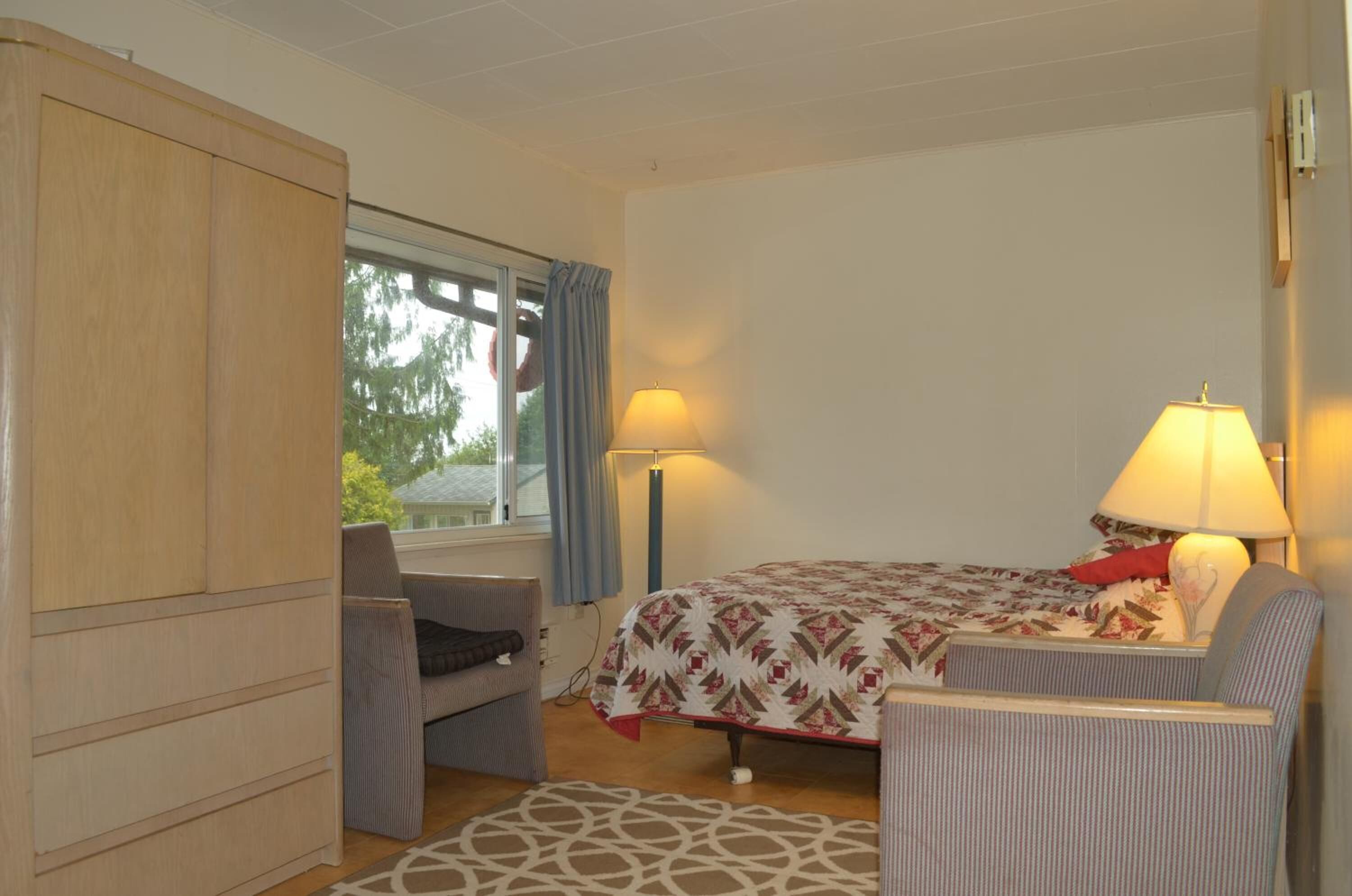 Free WiFi, bed sheets