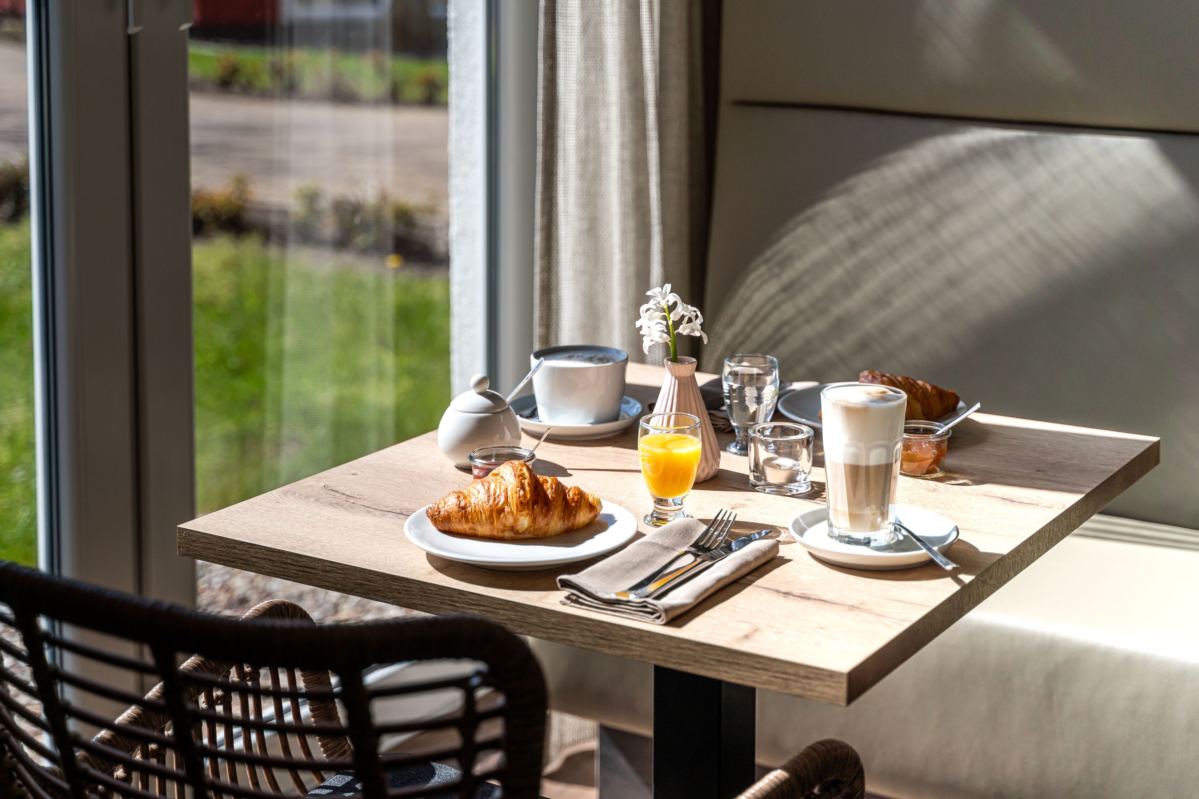 Dagelijks ontbijtbuffet (EUR 19.5 per persoon)