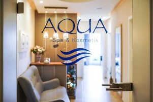 Sauna, body treatments, aromatherapy, hot stone massages