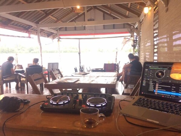 로비 좌석 공간