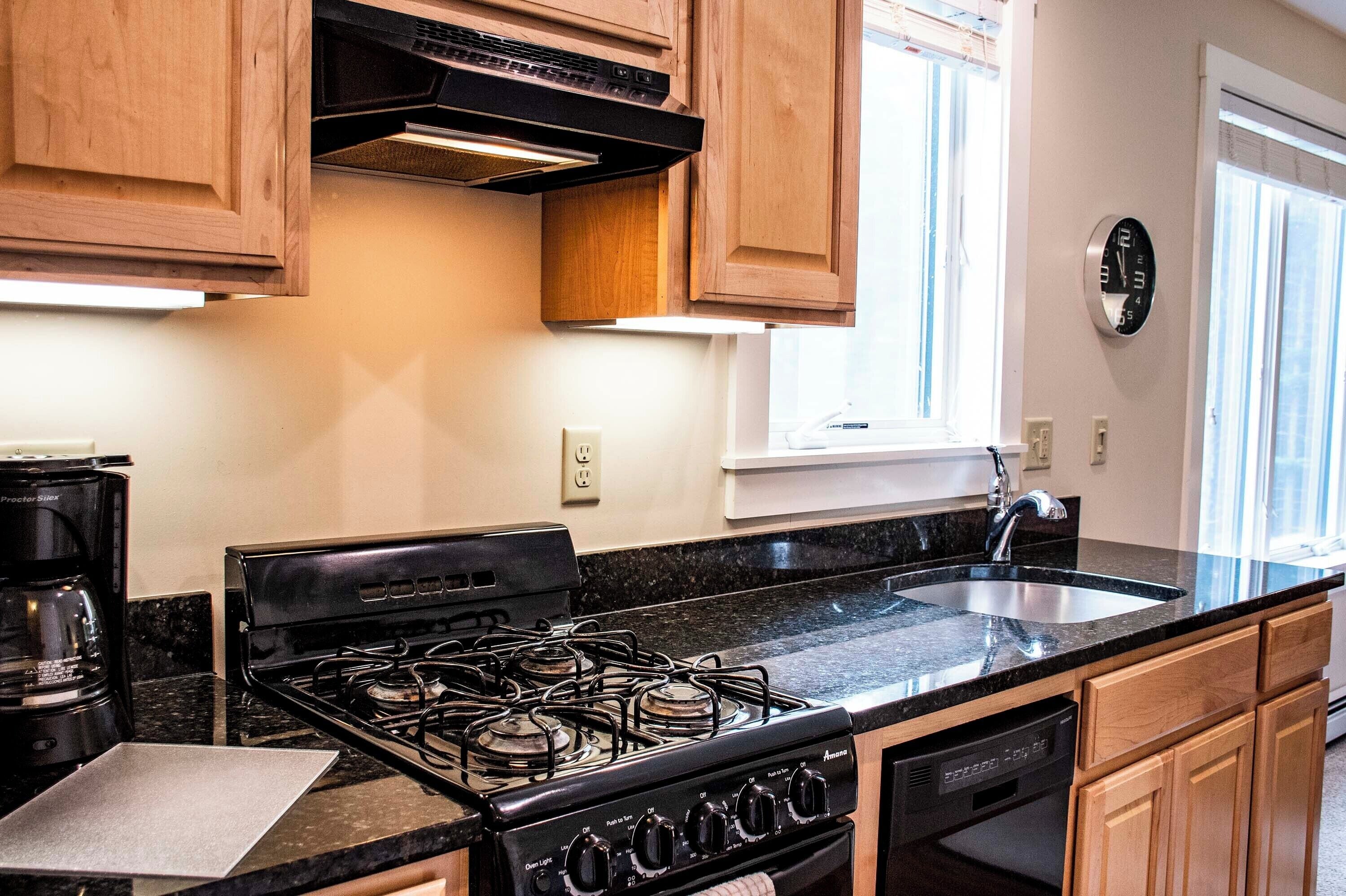 fridge, microwave, coffee/tea maker