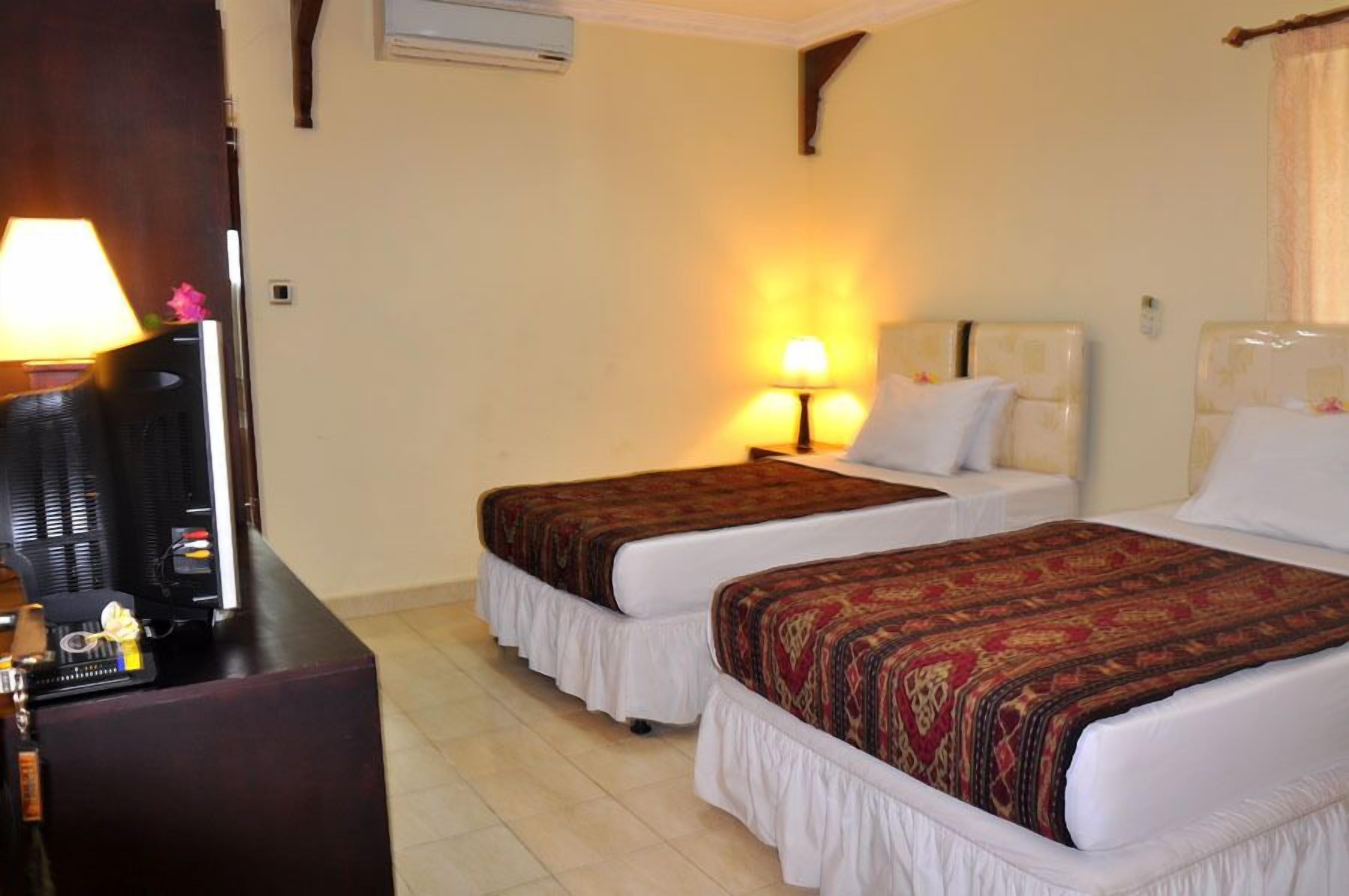 Minibar, in-room safe, free WiFi