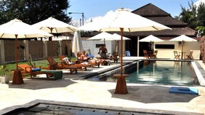 Kolam renang terbuka