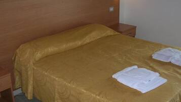 Double Room, Sea View | Cribs/infant beds, rollaway beds