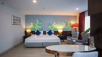 Empress Corner | Minibar, in-room safe, free WiFi