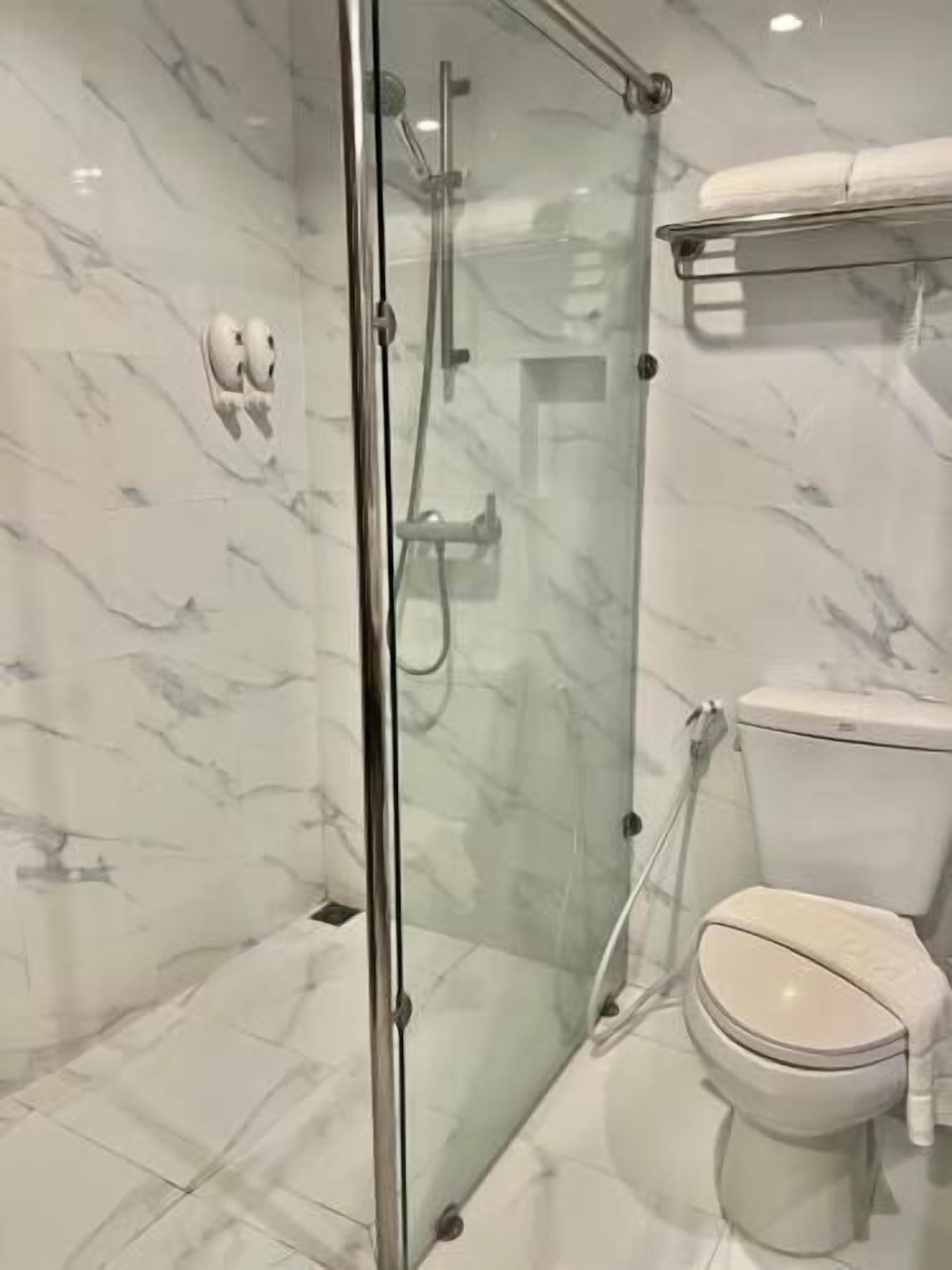 Bathroom | Hair dryer, towels, soap, shampoo