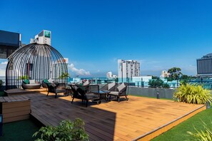 Rooftop terrace - Empress Pattaya Hotel (Pattaya)
